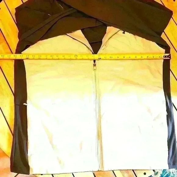 Under Armour ☠️ Coldgear Infrared Light Jacket with Adjustable Hood - Picture 6 of 7